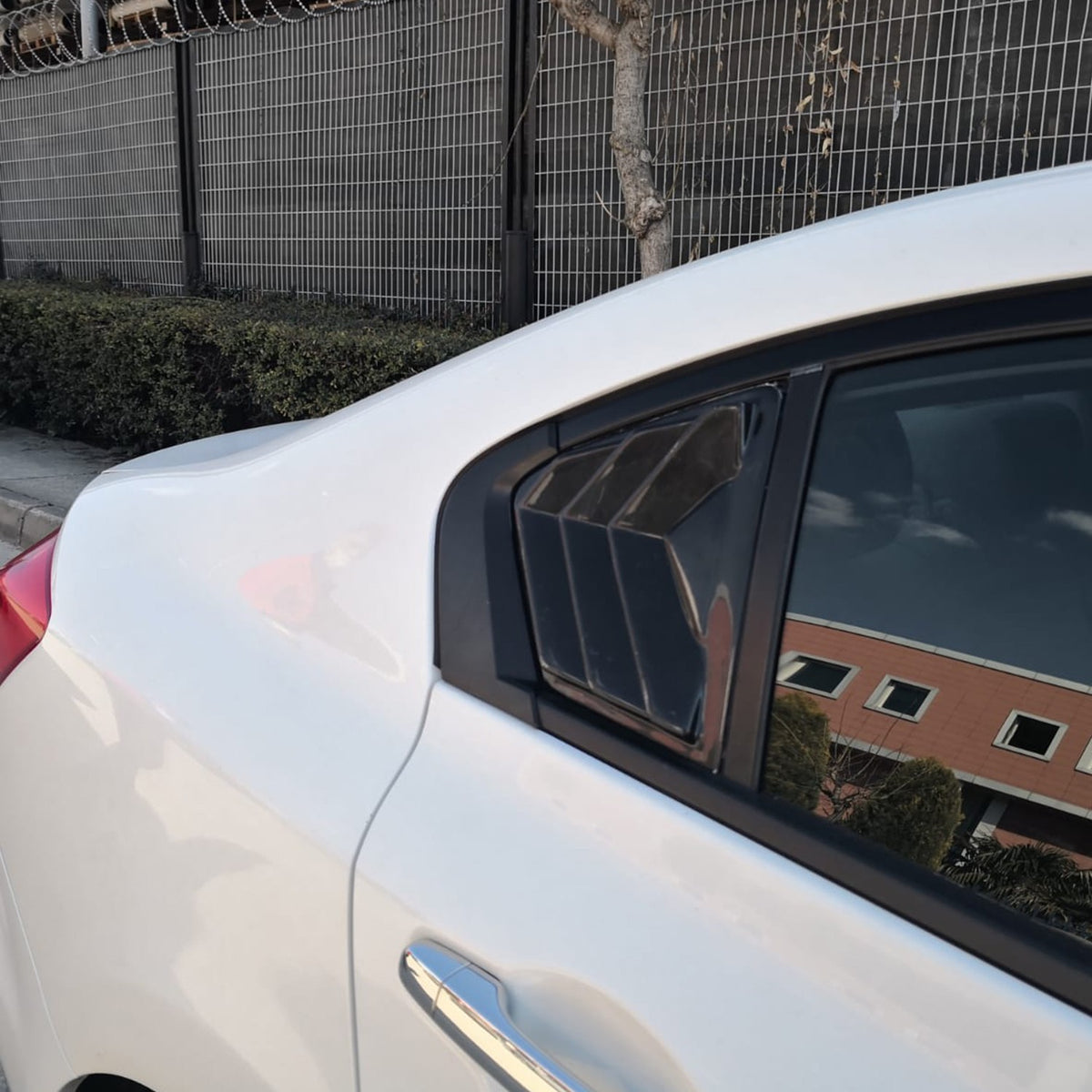 Honda Civic 9 2011-2016 ile Uyumlu Kelebek Camı 2 Adet
