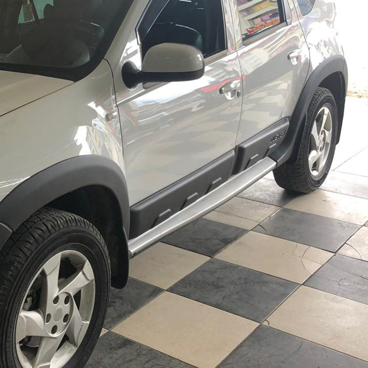 Dacia Duster 1 2010-2017 ile Uyumlu Kapı Dodik 4 Adet