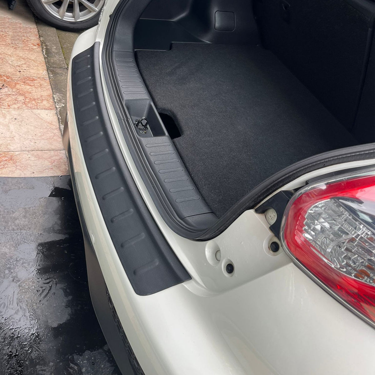 Nissan Juke 1 2014-2019 mat arka tampon eşiği – 8