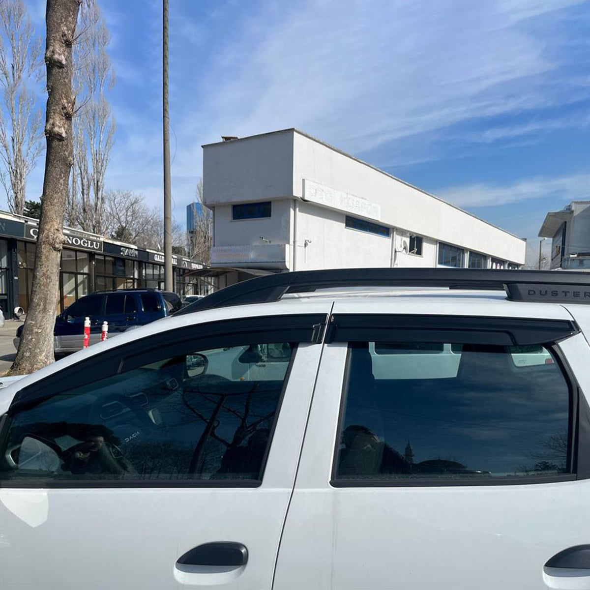 Dacia Duster 2 2018-2023 ile Uyumlu Cam Rüzgarlığı 4 Adet