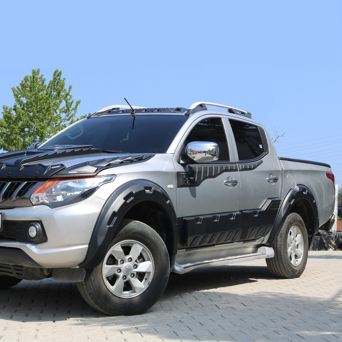 Mitsubishi L200 5 2015-2019 ile Uyumlu Kapı Dodik 4 Adet