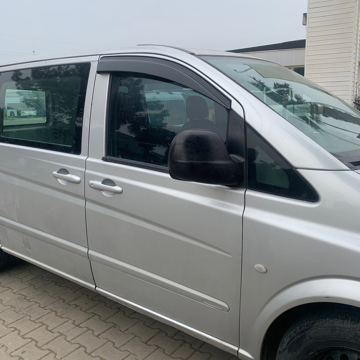 Mercedes Vito 2 2010-2014 ile Uyumlu Cam Rüzgarlığı 2 Adet