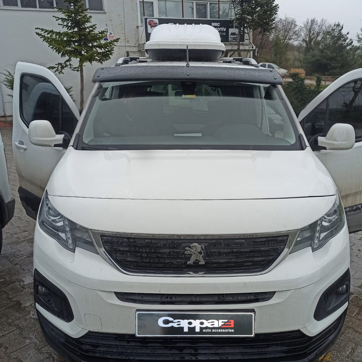 Peugeot Rifter 2018-2026 ile Uyumlu Ön Cam Güneşliği
