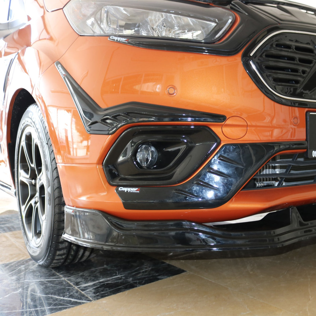 Ford Courier 2018-2023 Yıl Aralığı Uyumlu Sis Farı Çerçevesi 2 Parça