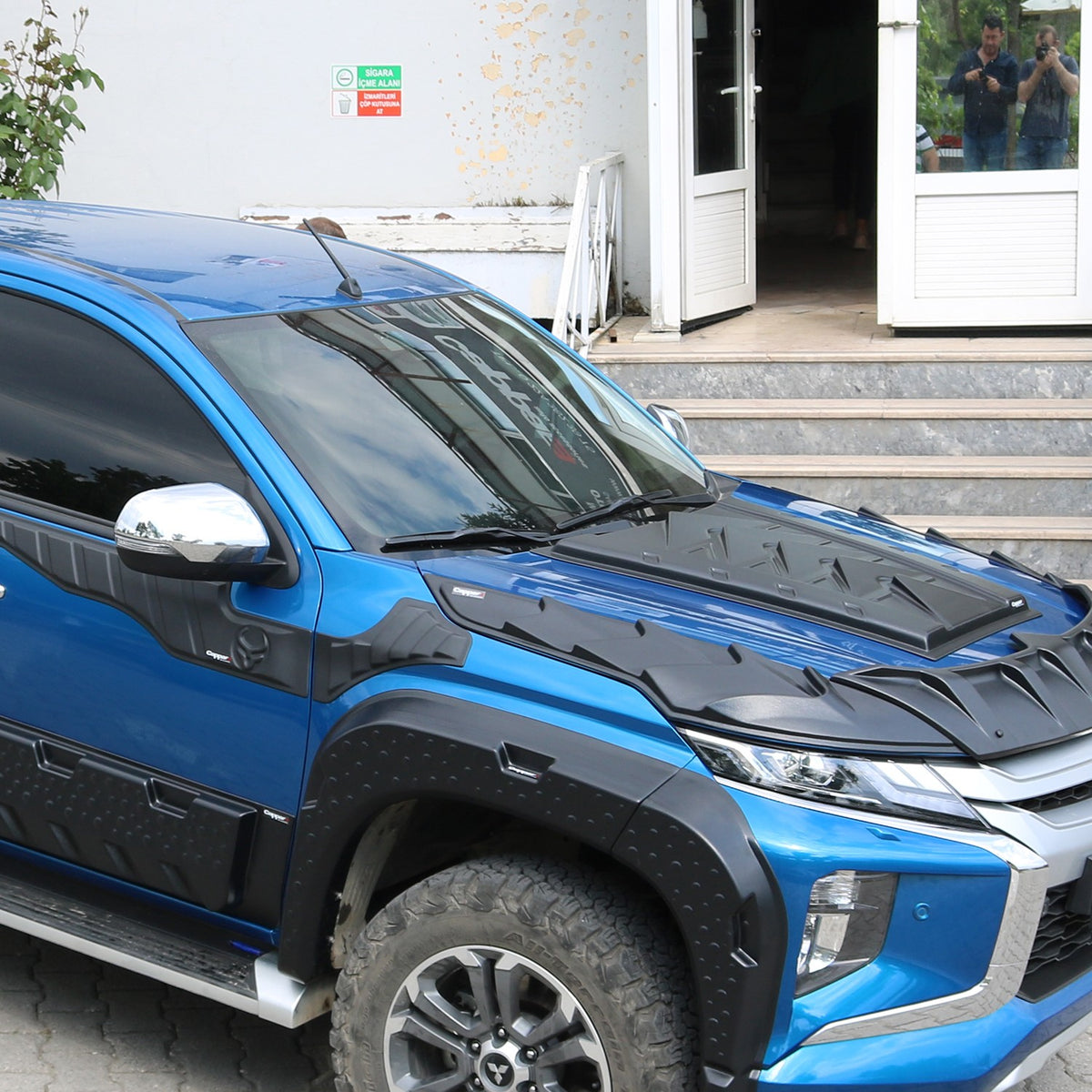 Mitsubishi L200 5 2019-2023 ile Uyumlu Ön Kaput Scoop