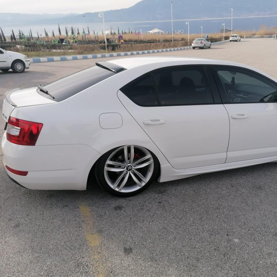 Skoda Octavia 3 2013-2020 ile Uyumlu Arka Cam Spoyler