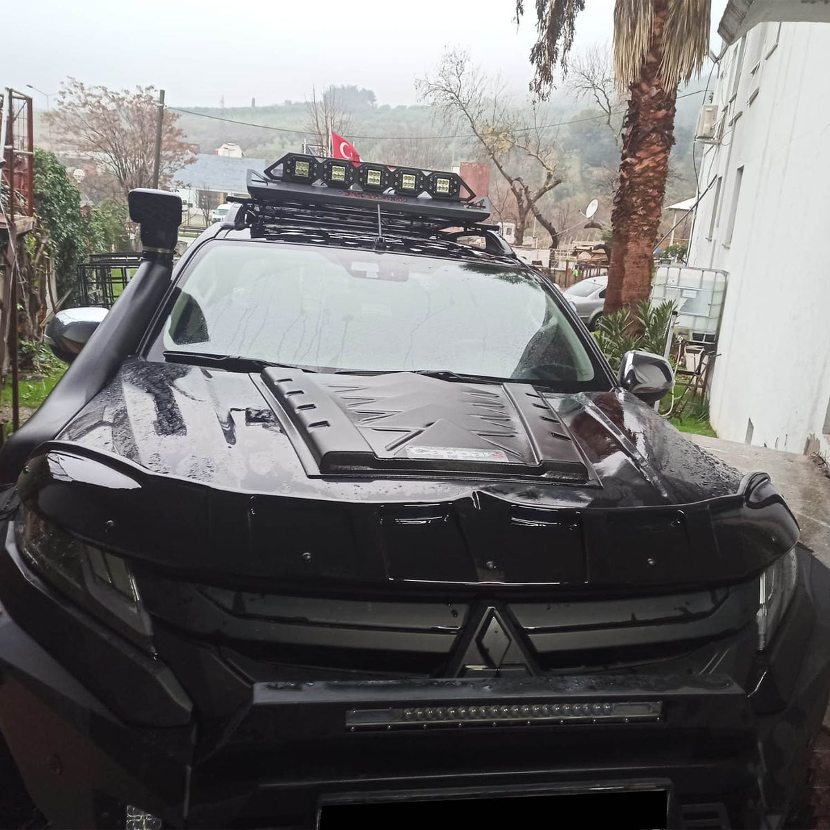 Mitsubishi L200 5 2019-2023 ile Uyumlu Kaput Rüzgarlığı Yarasa