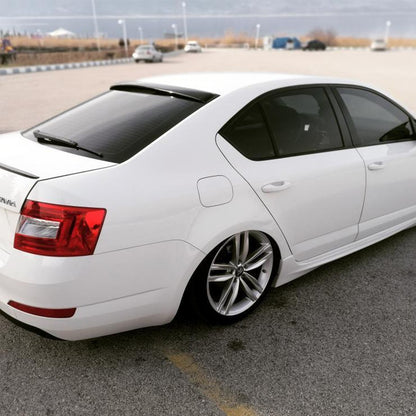 Skoda Octavia 3 2013-2020 ile Uyumlu Arka Cam Spoyler