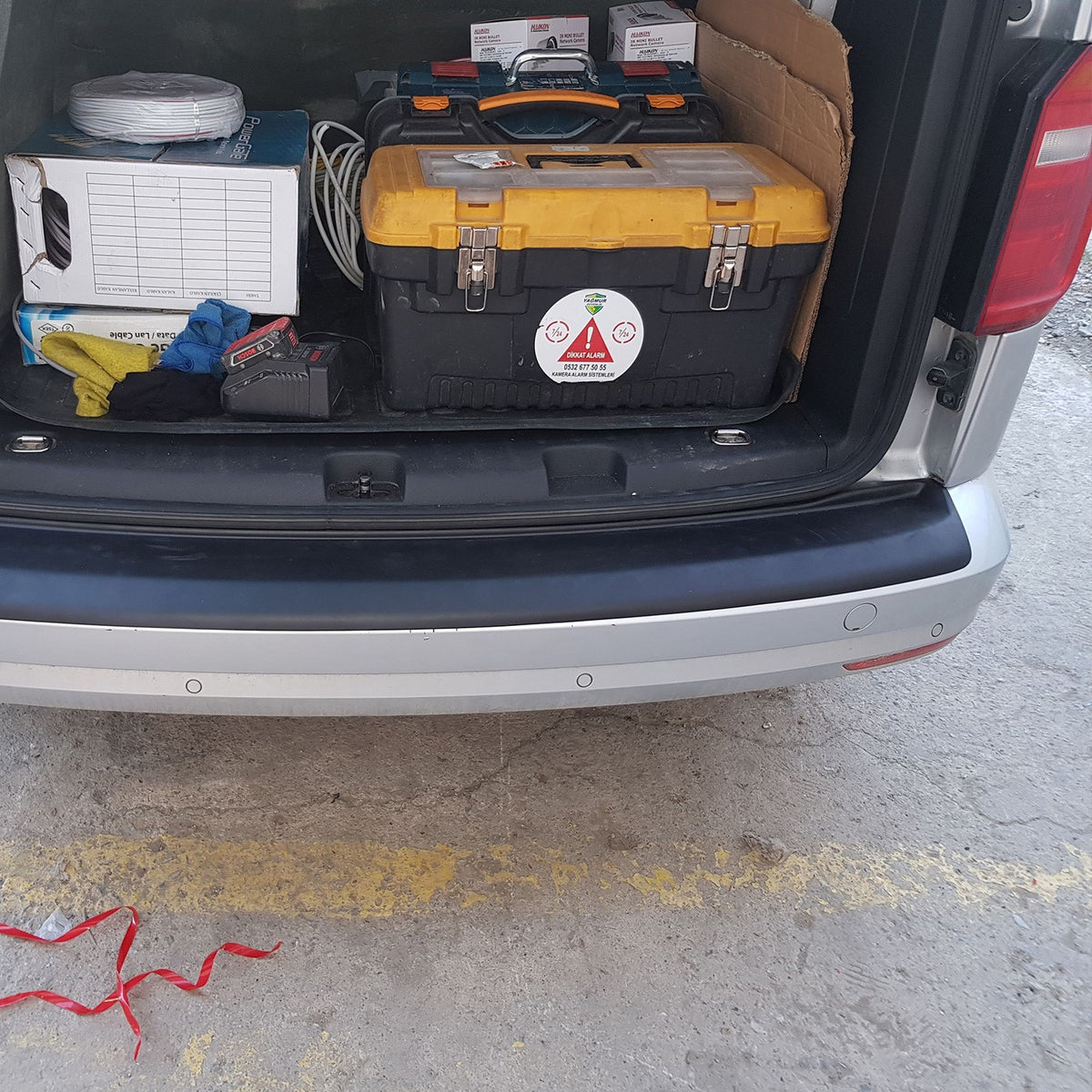 Volkswagen Caddy 3 2010-2015 ile Uyumlu Arka Tampon Eşiği Mat
