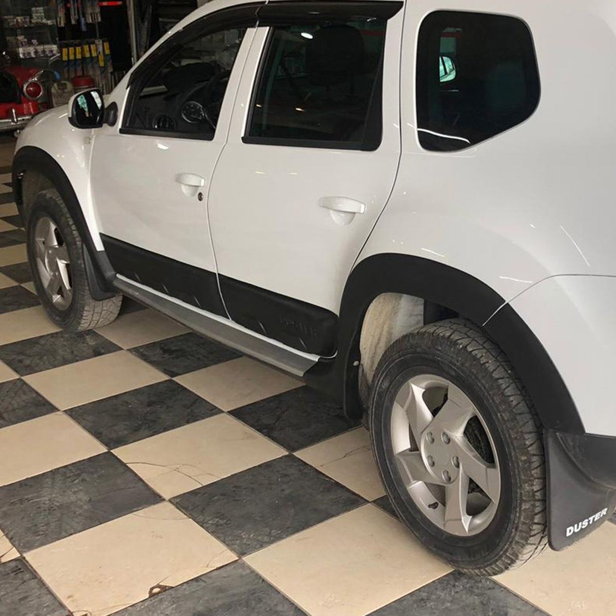 Dacia Duster 1 2010-2017 ile Uyumlu Kapı ve Çamurluk Dodik Seti 12 Adet