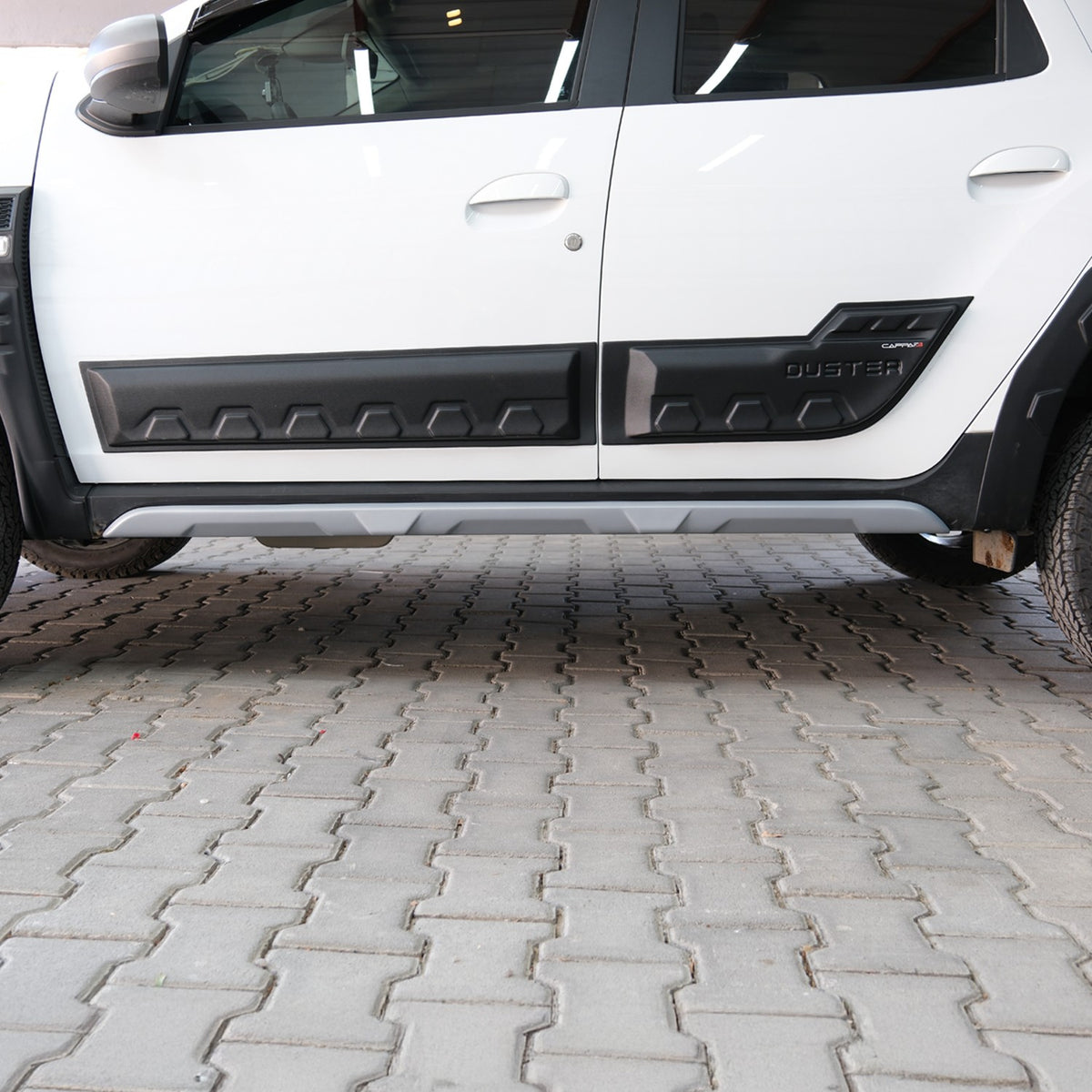 Dacia Duster 2 2018-2023 ile Uyumlu Marşpiyel Kaplama 2 Adet