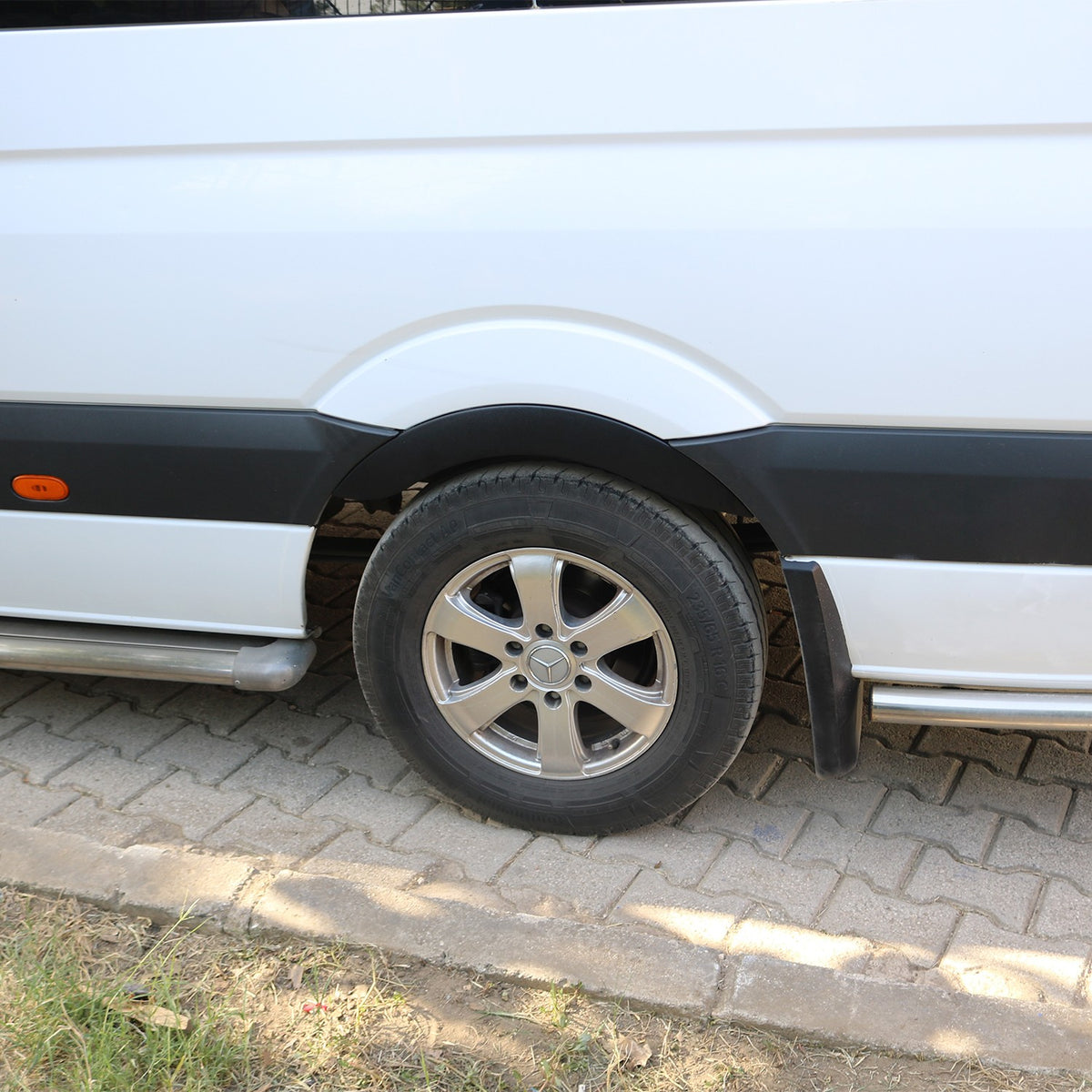 Mercedes Sprinter 2 2006-2013 ile Uyumlu Teker Üstü Kaplama 2 Adet