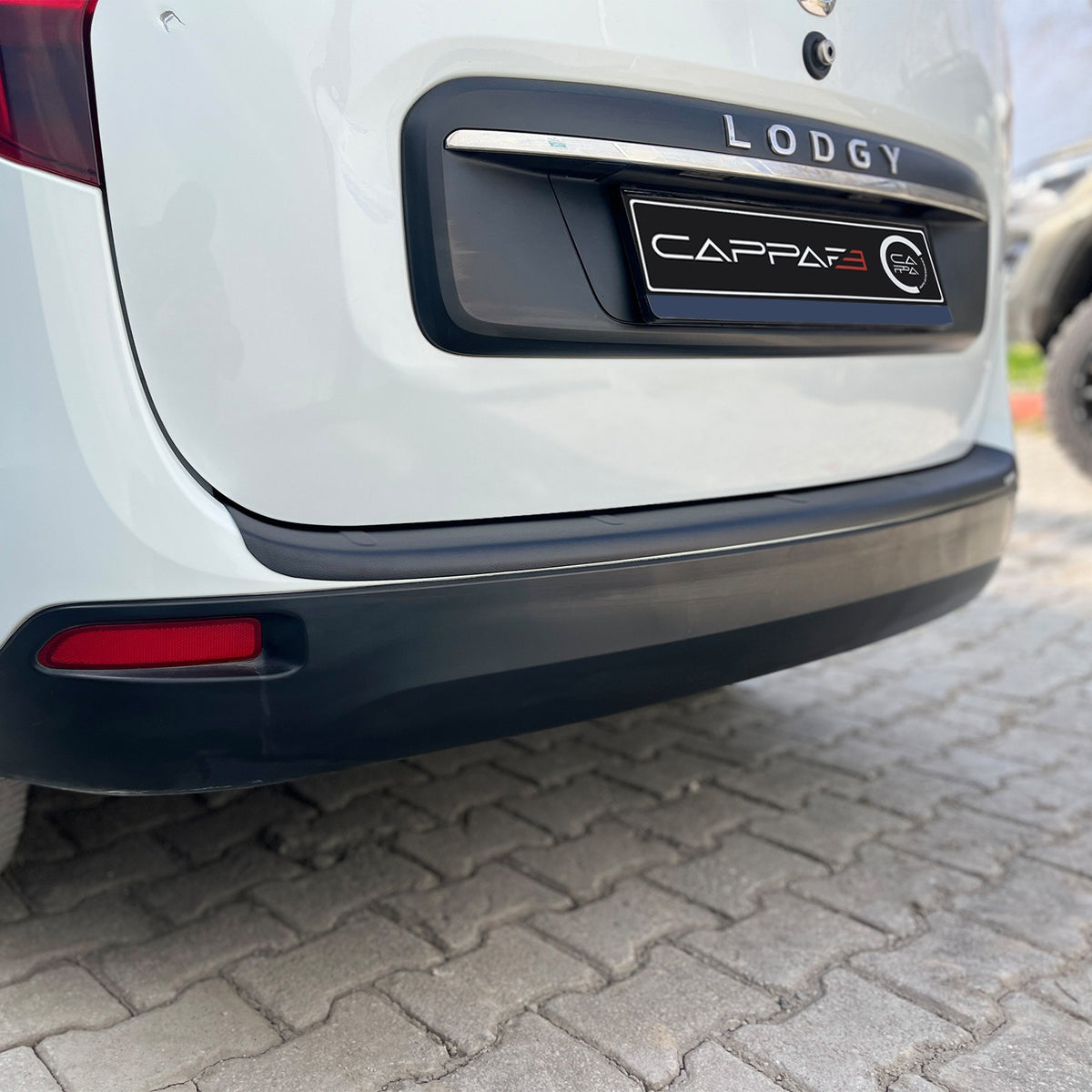 Dacia Lodgy 2012-2022 ile Uyumlu Arka Tampon Eşiği Mat