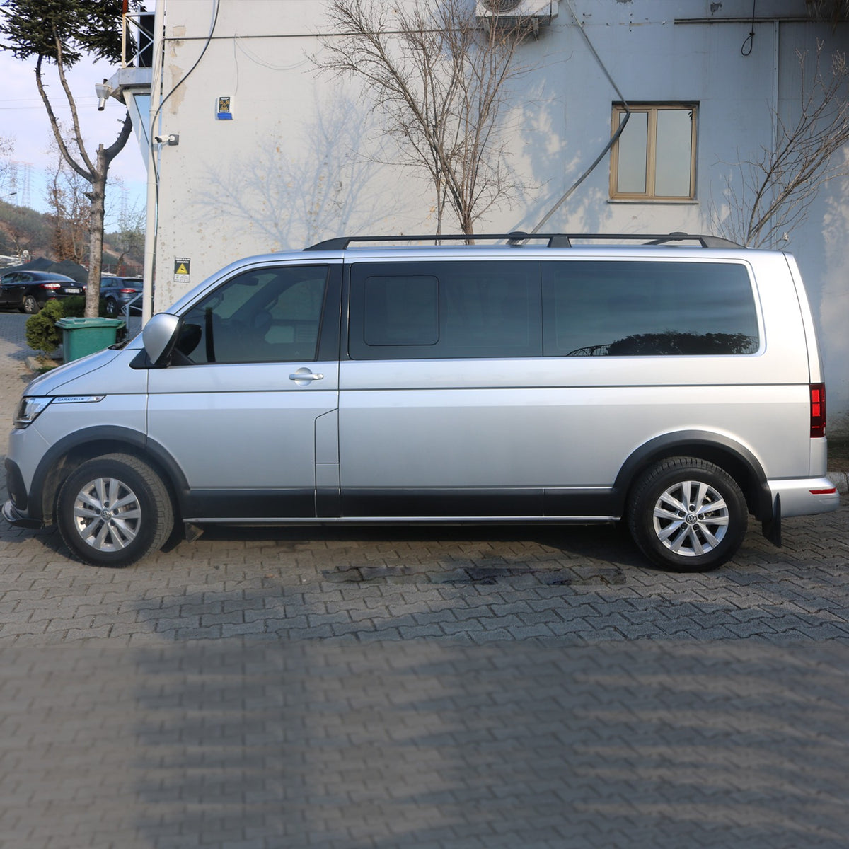 Volkswagen Transporter T6.1 2020-2024 ile Uyumlu Kapı ve Çamurluk Dodik Seti Kısa Şase Çift Sürgü 11 Adet