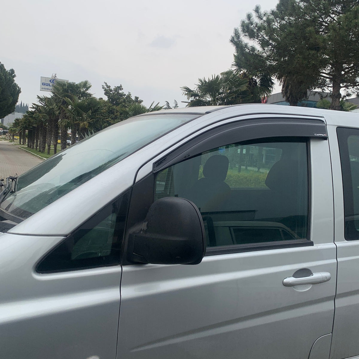 Mercedes Vito 2 2010-2014 ile Uyumlu Cam Rüzgarlığı 2 Adet
