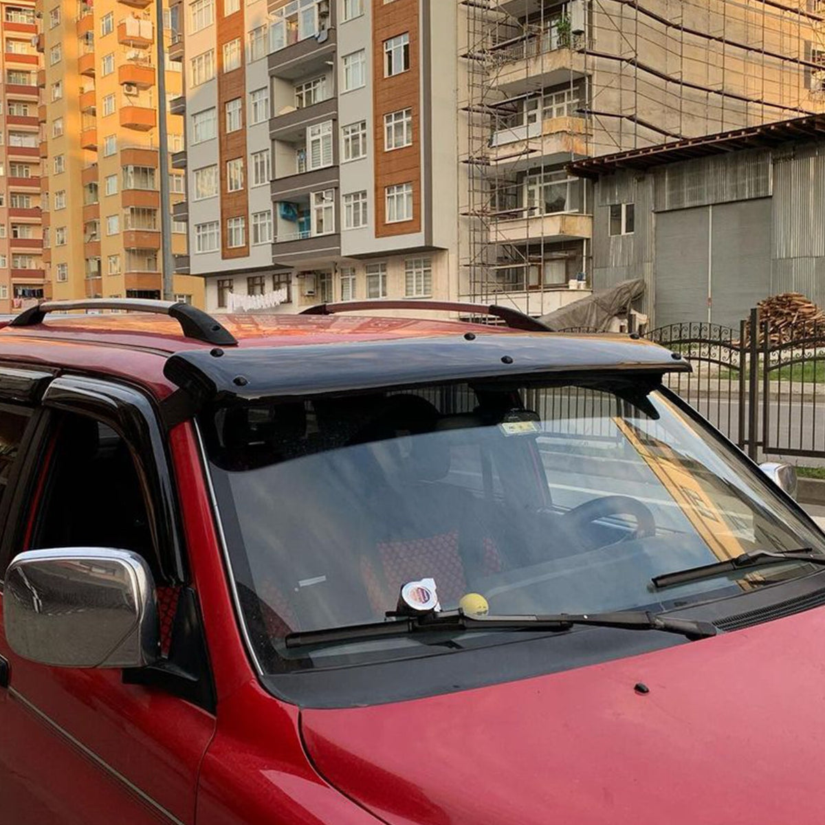 Mitsubishi L200 3 1996-2006 ile Uyumlu Ön Cam Güneşliği