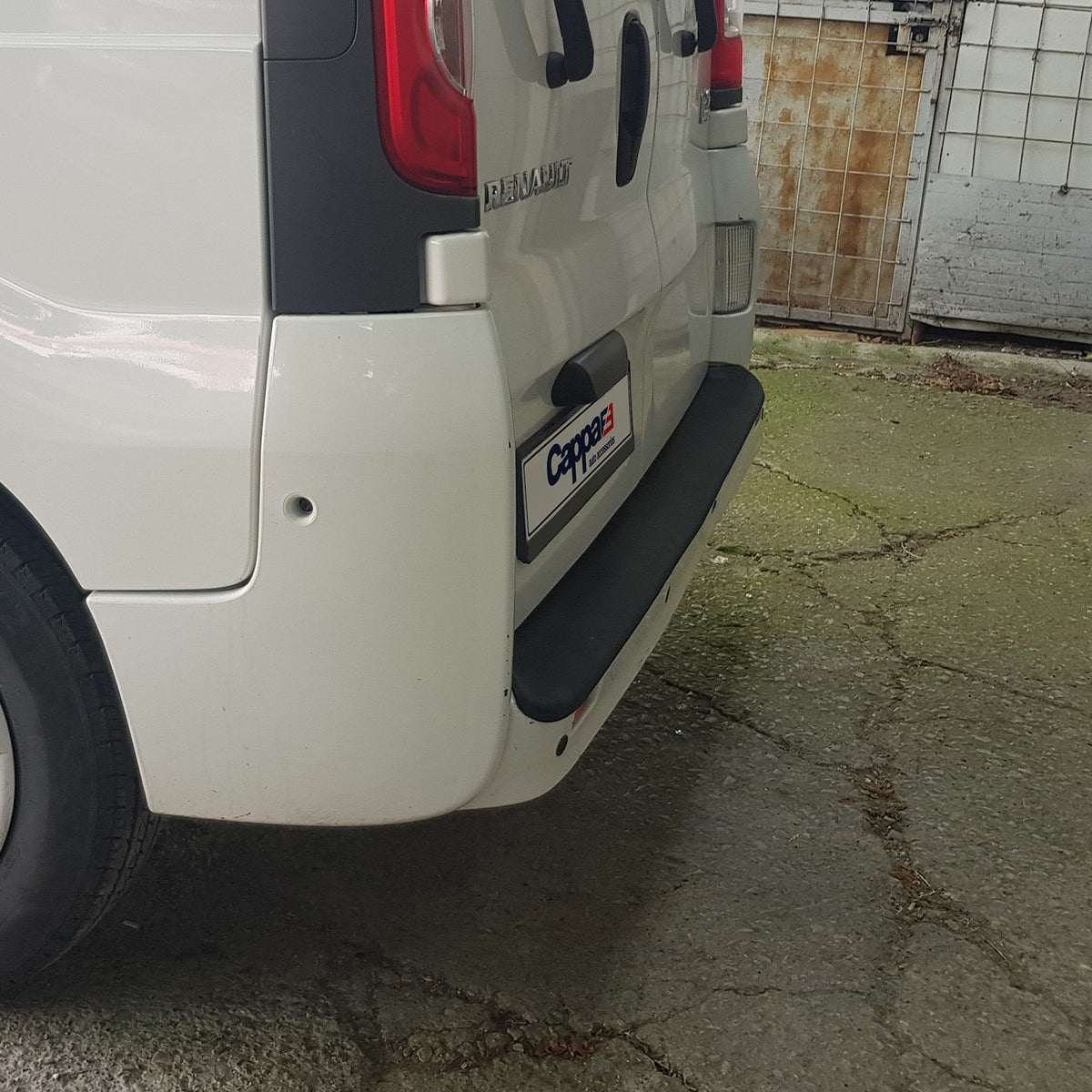Renault Trafic 2 2001-2014 ile Uyumlu Arka Tampon Eşiği Mat