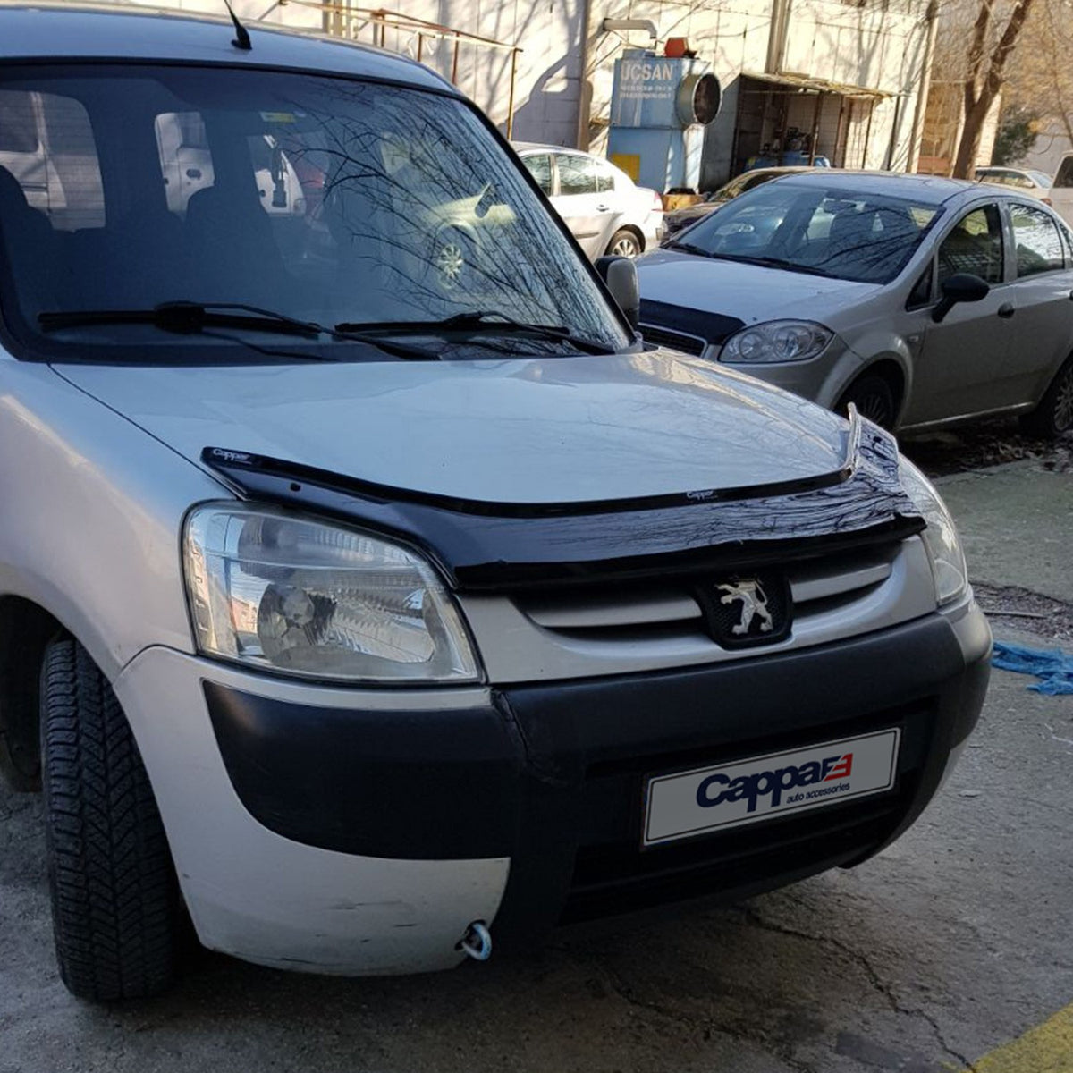 Peugeot Partner 1 2002-2008 ile Uyumlu Kaput Rüzgarlığı