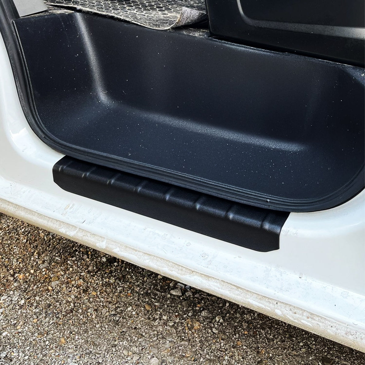 Ford Transit / Tourneo Custom 2 2023-2026 ile Uyumlu Kapı Eşiği 2 Adet