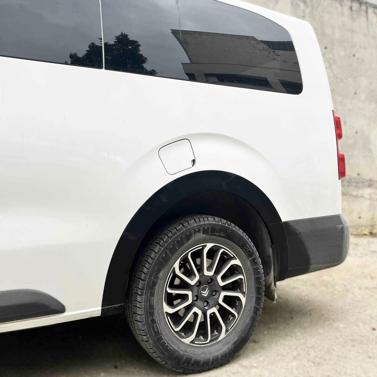 Citroen Jumpy 3 2016-2026 ile Uyumlu Çamurluk Dodik 8 Adet