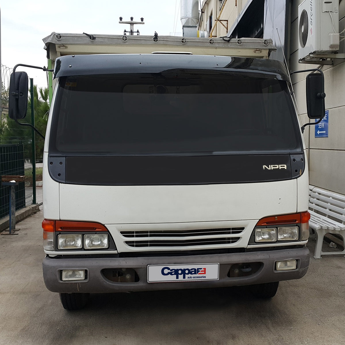 Isuzu NPR 2007-2010 ile Uyumlu Ön Cam Güneşliği
