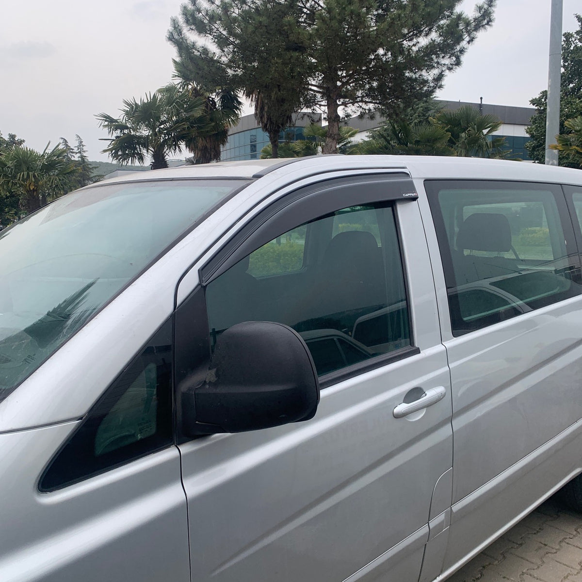 Mercedes Vito 2 2003-2010 ile Uyumlu Cam Rüzgarlığı 2 Adet