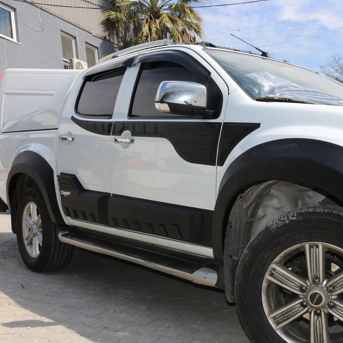 Isuzu D-Max 2 2012-2019 ile Uyumlu Kapı Dodik Yarasa 6 Adet