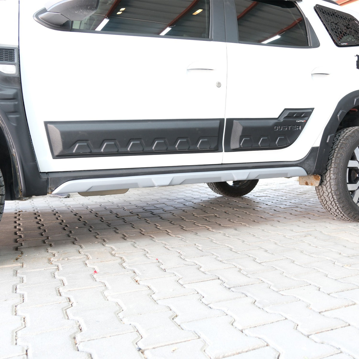 Dacia Duster 2 2018-2023 ile Uyumlu Marşpiyel Kaplama 2 Adet