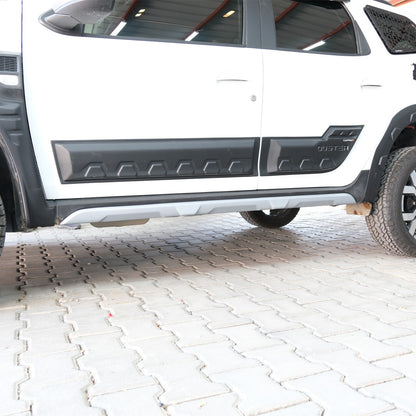 Dacia Duster 2 2018-2023 ile Uyumlu Marşpiyel Kaplama 2 Adet