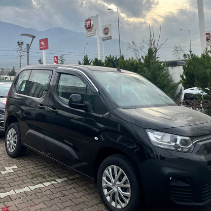 Fiat Doblo 3 2023-2026 ile Uyumlu Cam Rüzgarlığı Kromlu 2 Adet
