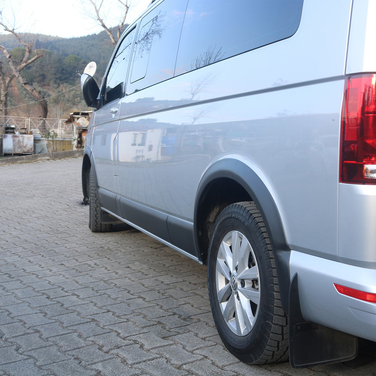 Volkswagen Transporter T6.1 2020-2024 ile Uyumlu Kapı ve Çamurluk Dodik Seti Kısa Şase Sol Sürgü 11 Adet