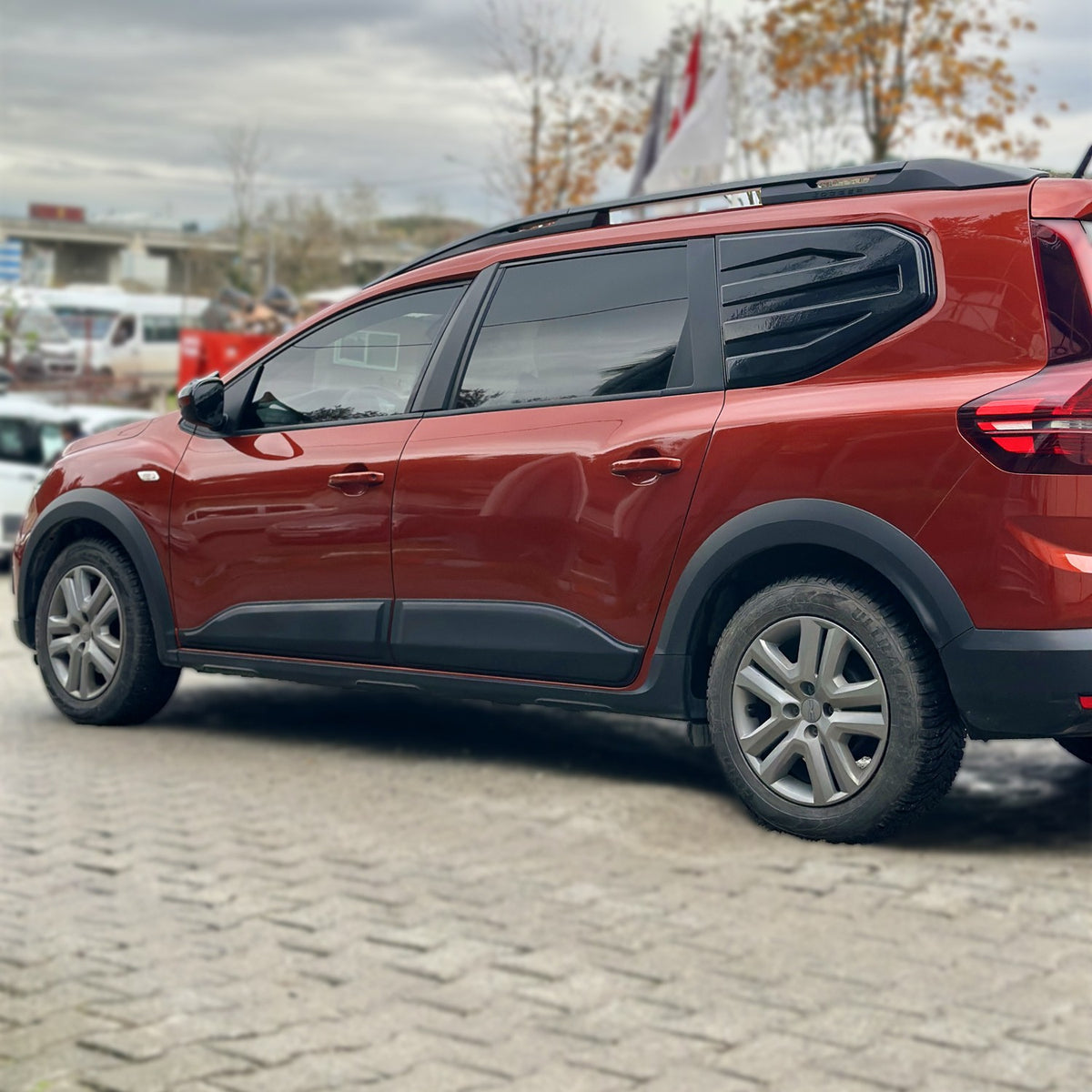 Dacia Jogger 2021-2025 ile Uyumlu Kapı Dodik 4 Adet