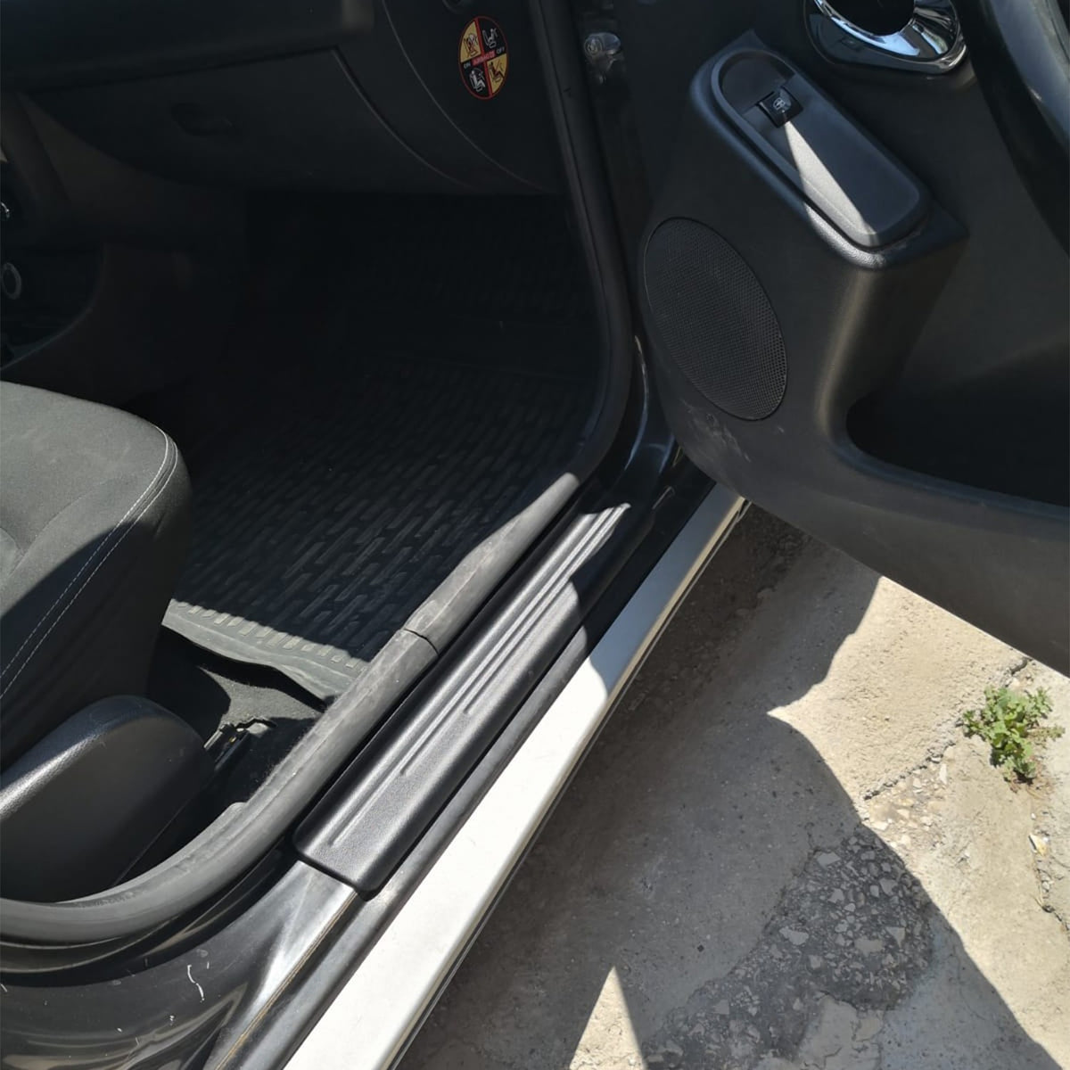 Dacia Duster 1 2010-2017 kapı eşiği 4 parçalı set – 6