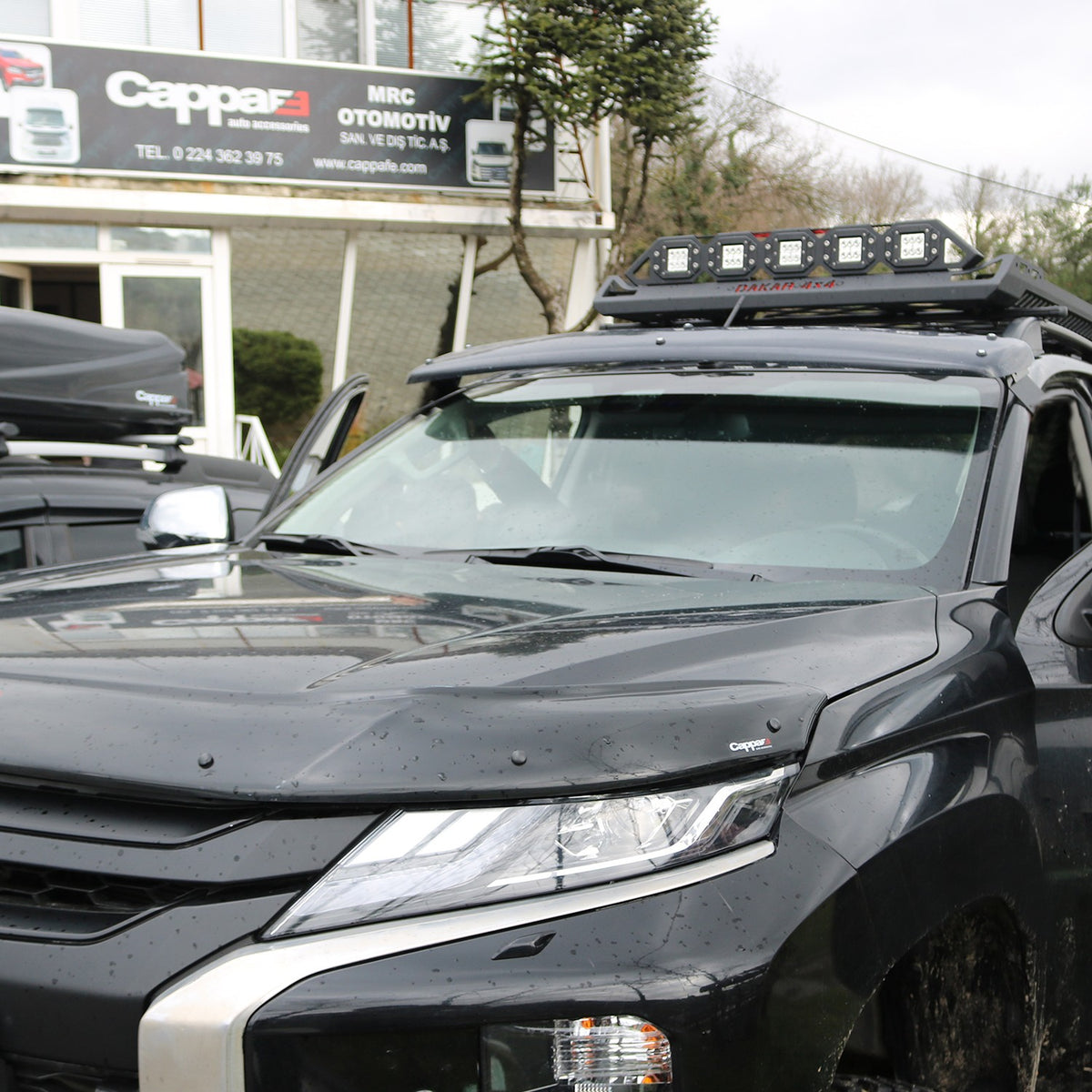 Mitsubishi L200 5 2019-2023 ile Uyumlu Ön Cam Güneşliği