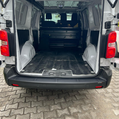 Fiat Scudo 3 2022-2026 ile Uyumlu Arka Tampon Eşiği Mat