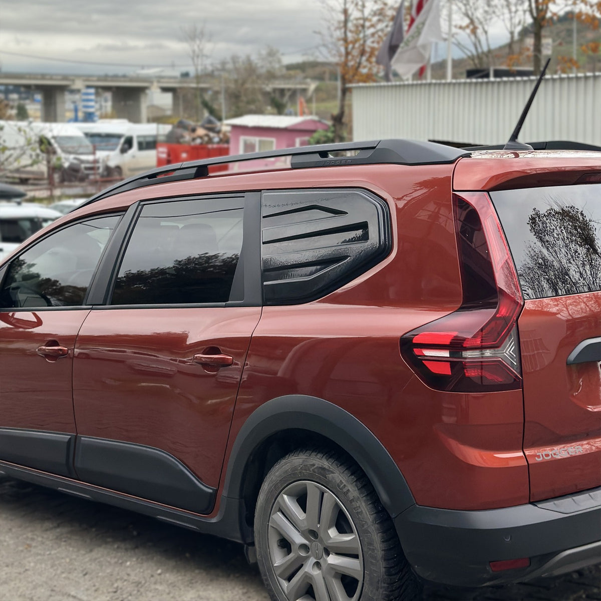 Dacia Jogger 2021-2025 kelebek camı 2 parçalı set – 8