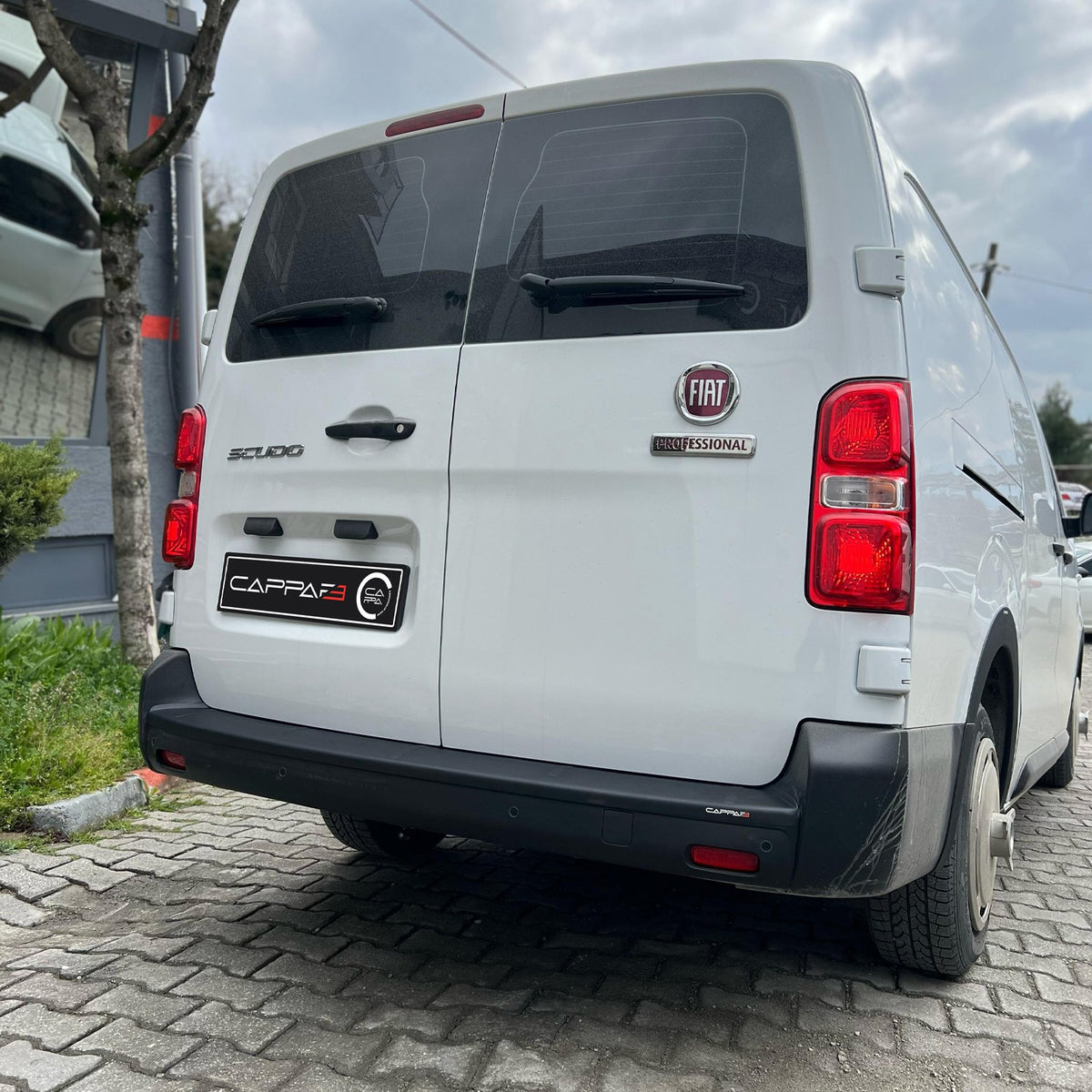 Fiat Scudo 3 2022-2026 ile Uyumlu Arka Tampon Eşiği Mat