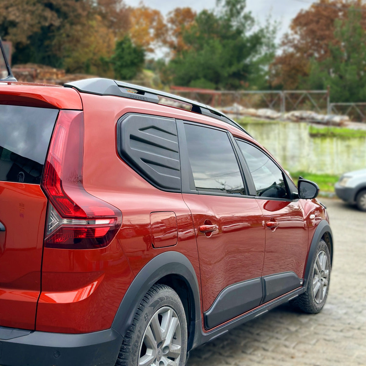 Dacia Jogger 2021-2025 ile Uyumlu Kapı Dodik 4 Adet