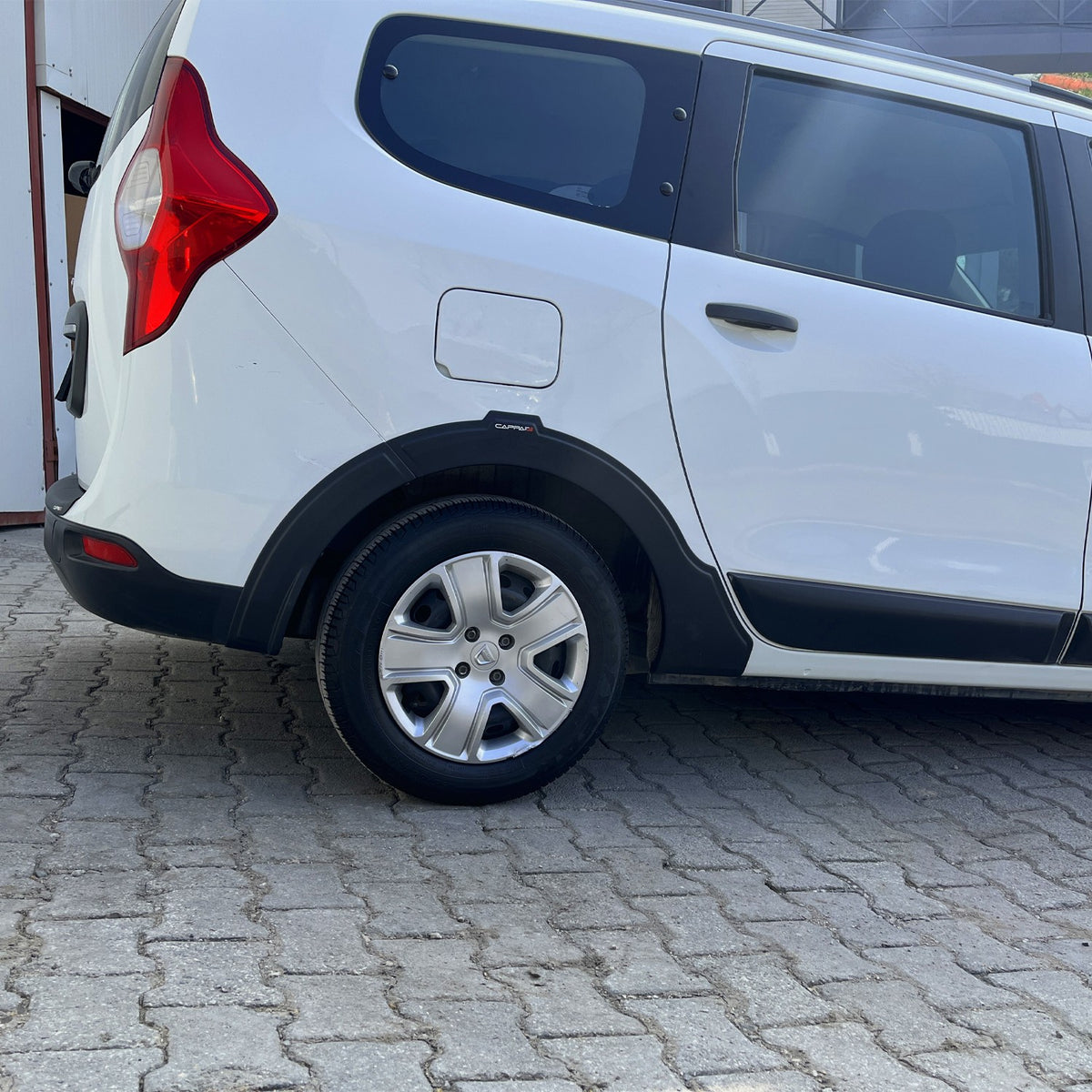 Dacia Lodgy 2012-2022 ile Uyumlu Çamurluk Dodik 8 Adet