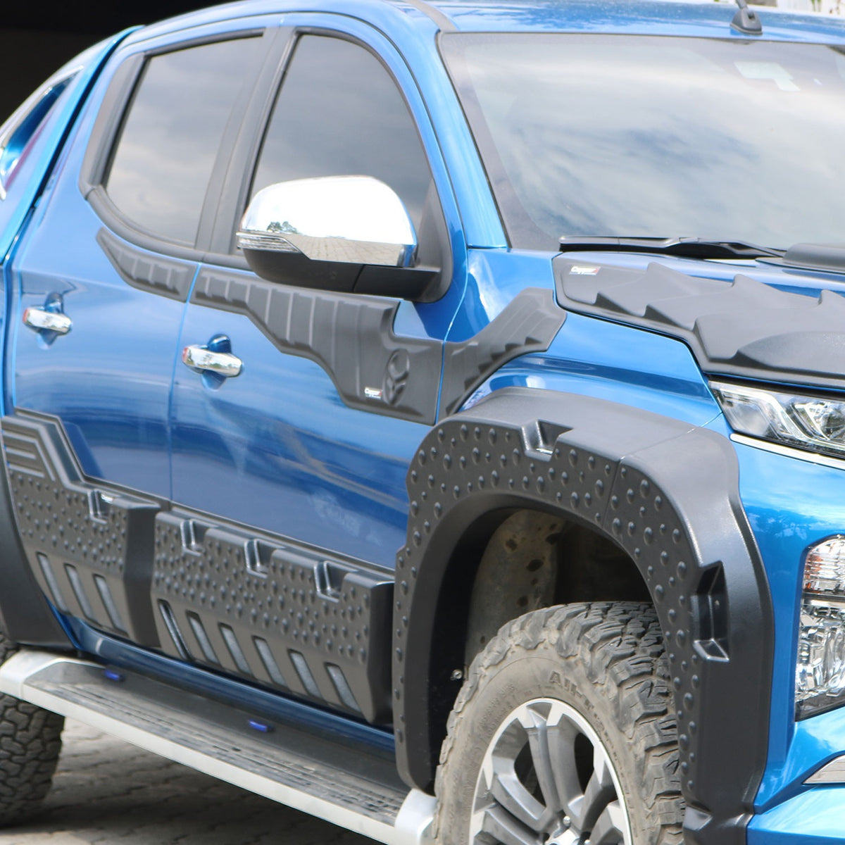 Mitsubishi L200 5 2019-2023 ile Uyumlu Kapı Dodik Yarasa 6 Adet