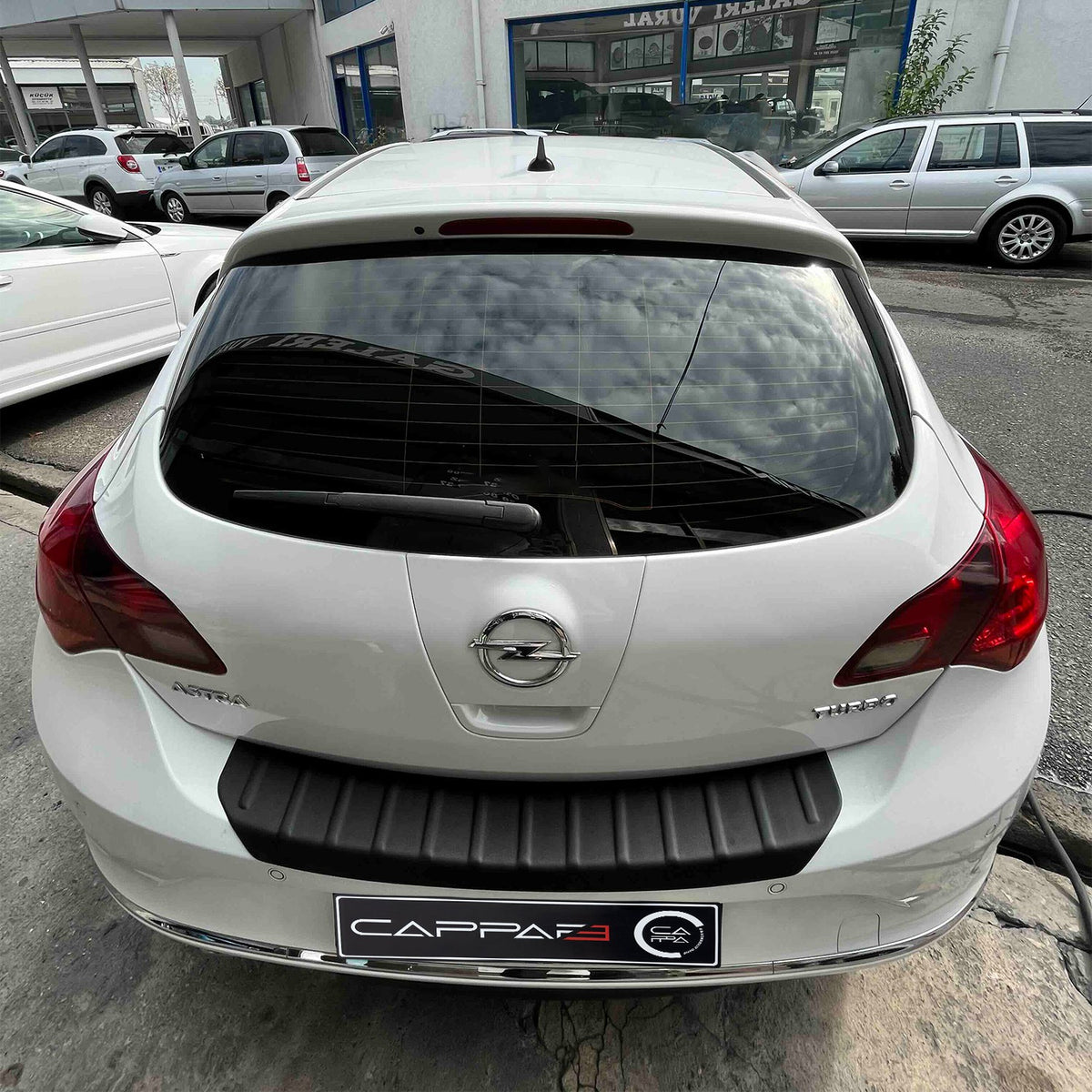 Opel Astra J 2012-2015 ile Uyumlu Arka Tampon Eşiği Mat