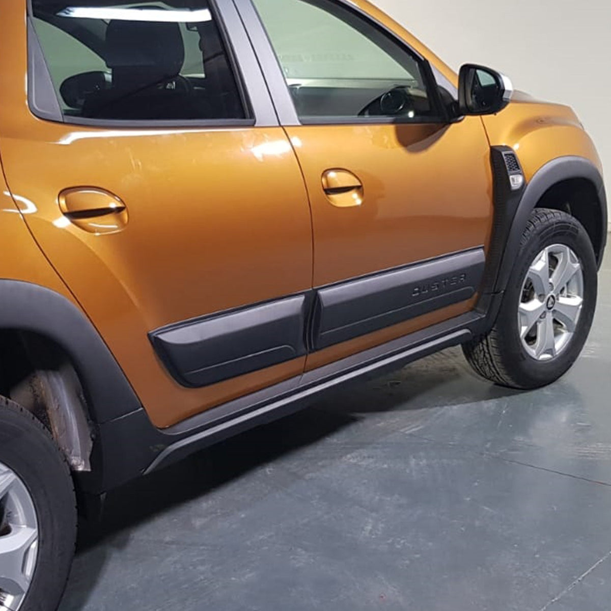 Dacia Duster 2 2018-2023 ile Uyumlu Kapı Dodik 4 Adet