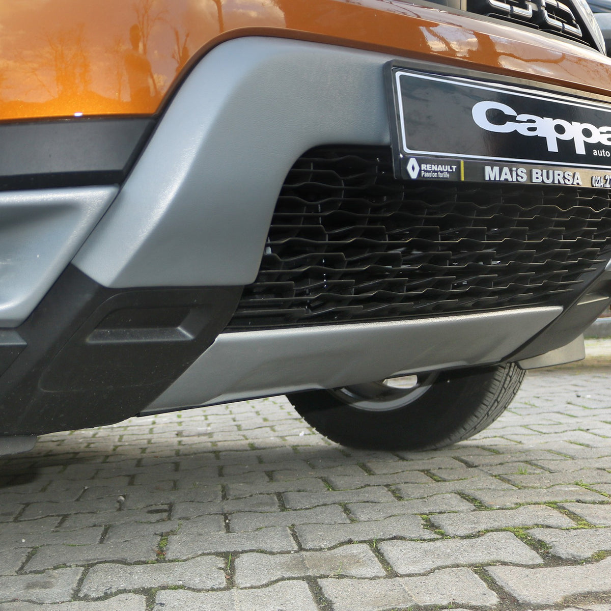 Dacia Duster 2 2018-2023 ile Uyumlu Ön Tampon Difüzör