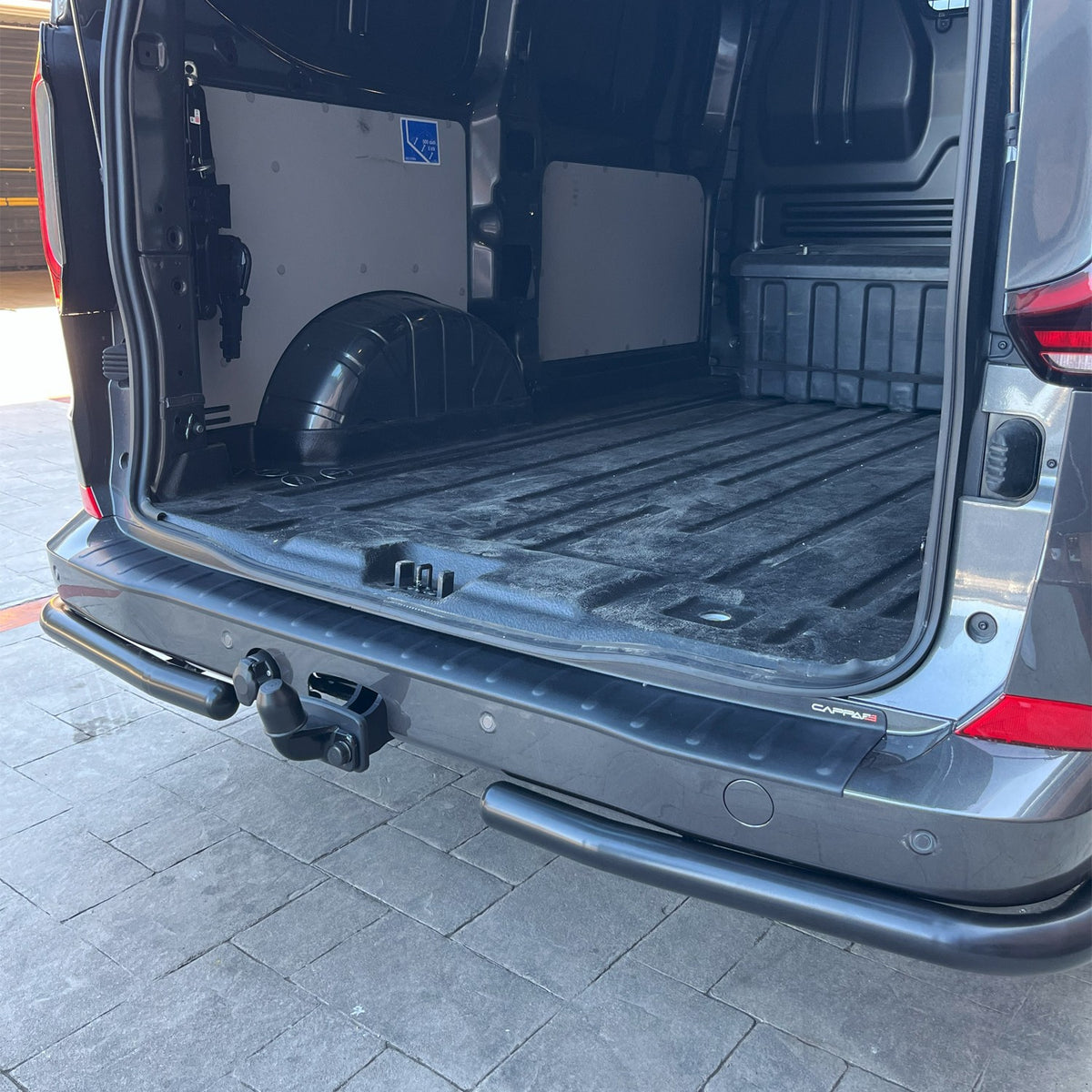 Volkswagen Transporter T7 2025-2026 mat arka tampon eşiği – 10