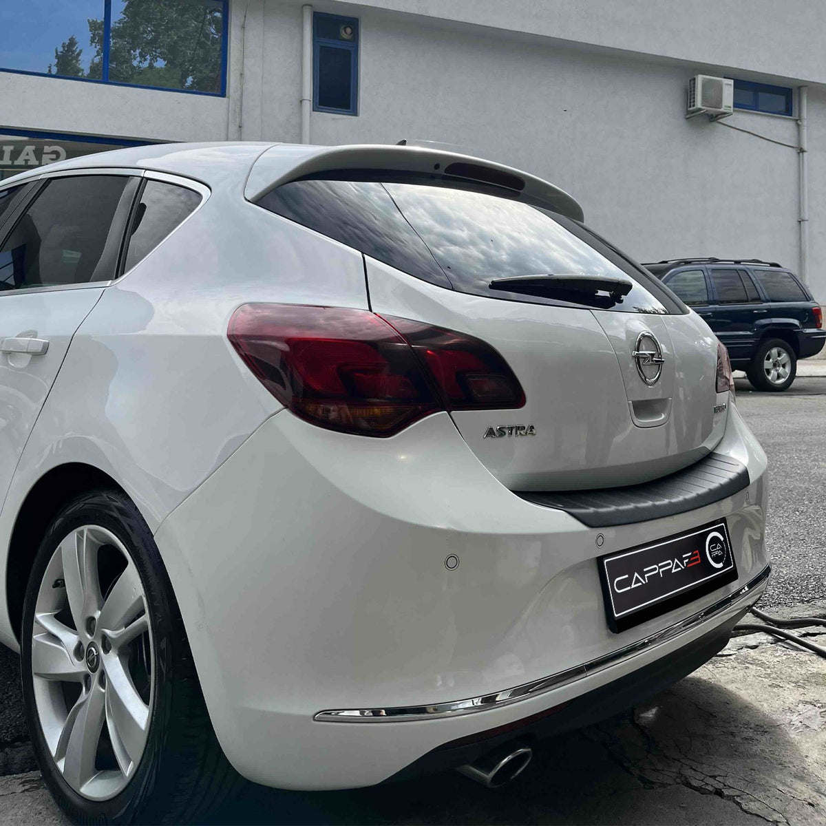 Opel Astra J 2012-2015 ile Uyumlu Arka Tampon Eşiği Mat