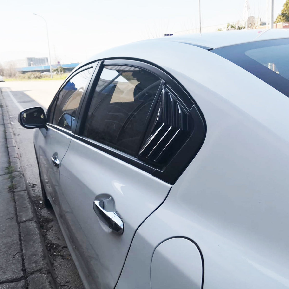 Honda Civic 9 2011-2016 ile Uyumlu Kelebek Camı 2 Adet