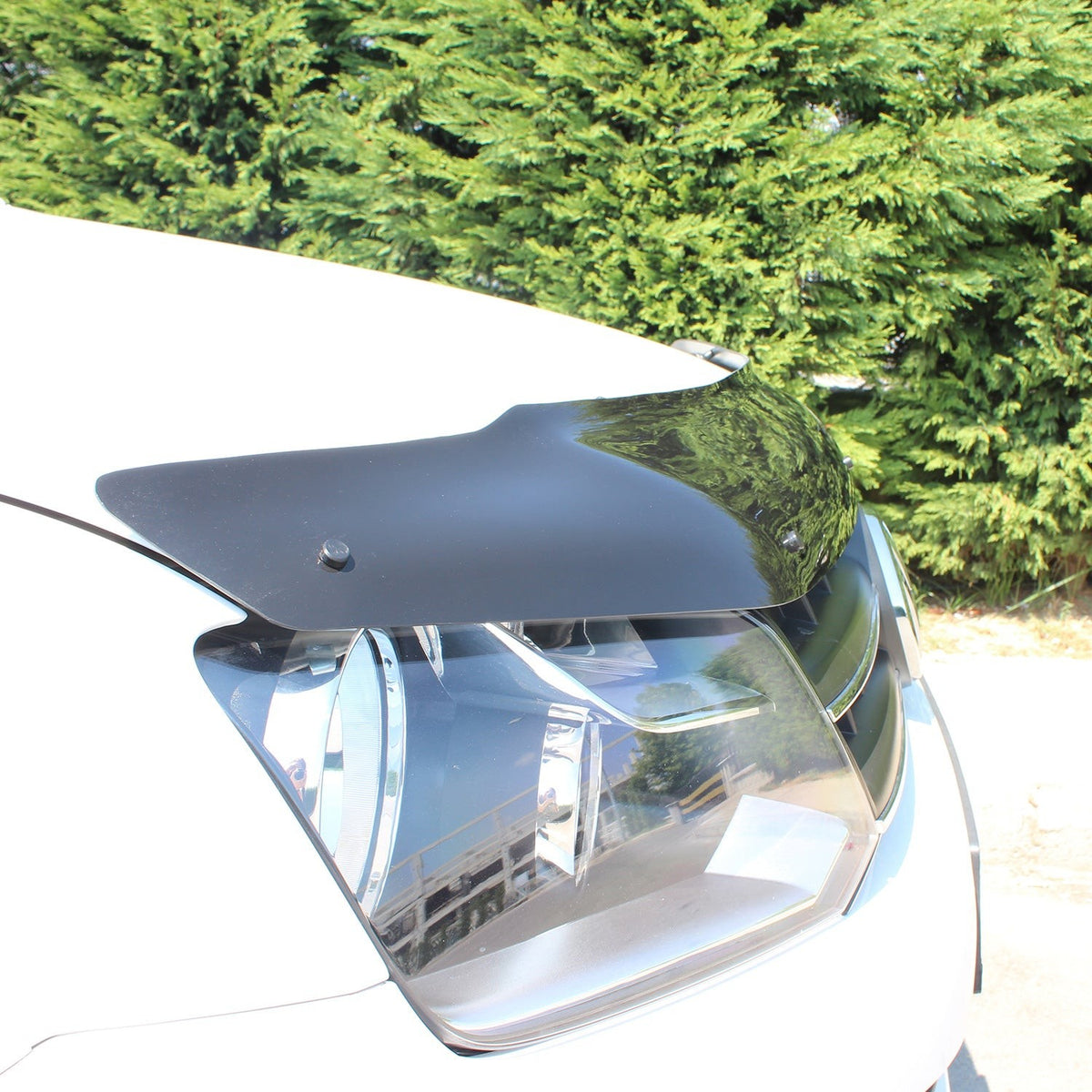 Volkswagen Amarok 1 2010-2020 ile Uyumlu Kaput Rüzgarlığı Yapıştırmalı