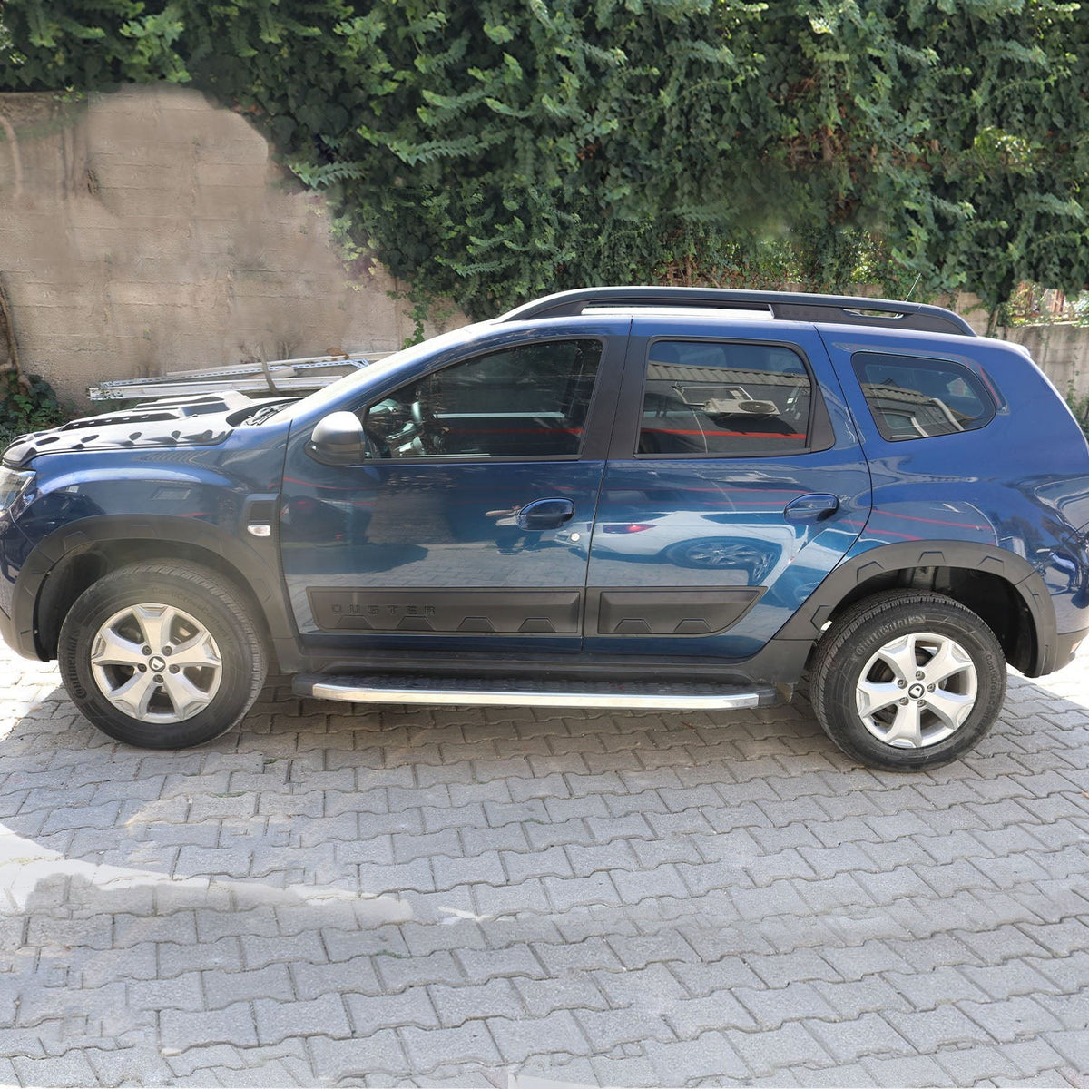 Dacia Duster 2 2018-2023 ile Uyumlu Kapı ve Çamurluk Dodik Seti Damalı Mat 12 Adet