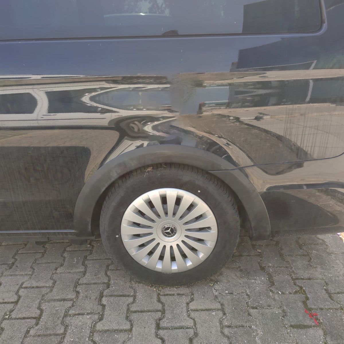 Mercedes Vito 3 2023-2026 ile Uyumlu Çamurluk Dodik Sensörlü Mat 8 Adet