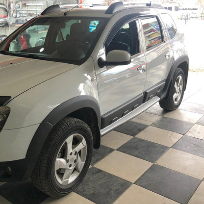 Dacia Duster 1 2010-2017 ile Uyumlu Kapı Dodik 4 Adet